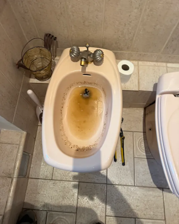 Bidet bouché, avant intervention, chantier BRT